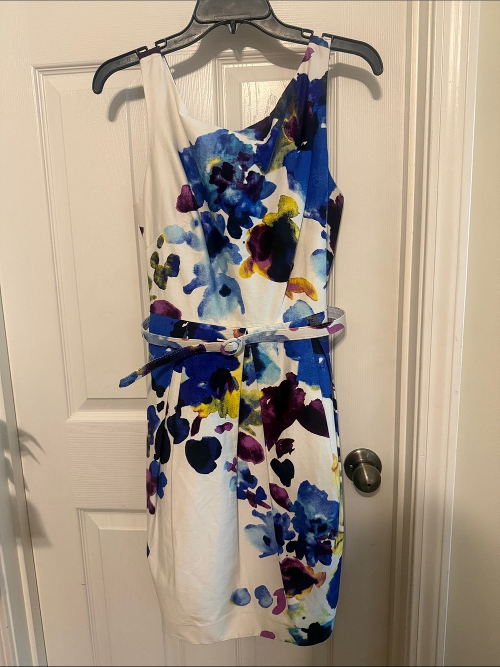 Floral Print Sleeveless Sheath Dress in White and Blue with Pockets!